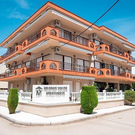 Milonas House Apartments Паралія-Діонісіу Екстер'єр фото