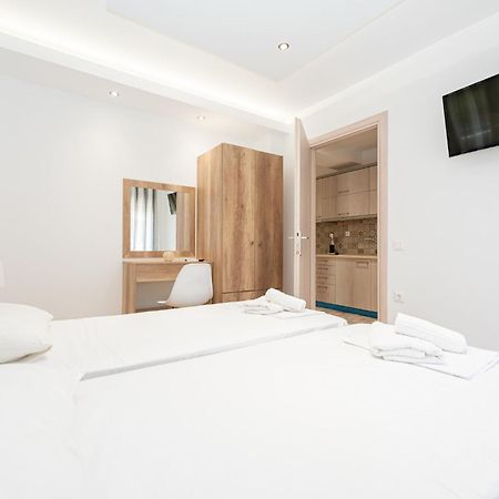 Milonas House Apartments Паралія-Діонісіу Екстер'єр фото