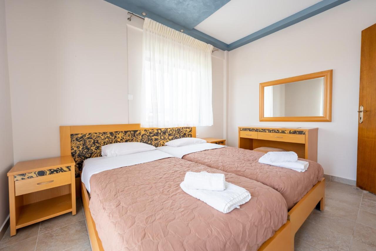 Milonas House Apartments Паралія-Діонісіу Екстер'єр фото