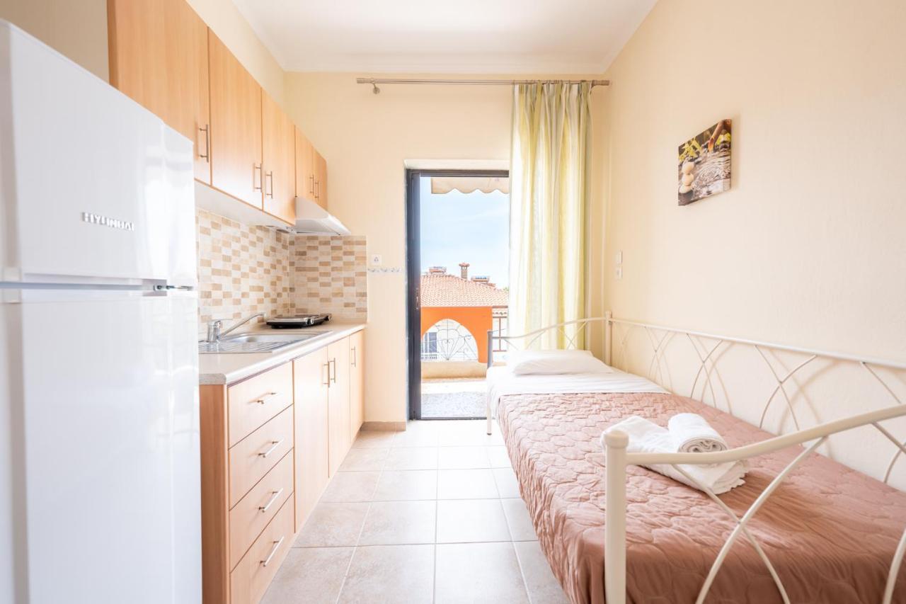 Milonas House Apartments Паралія-Діонісіу Екстер'єр фото